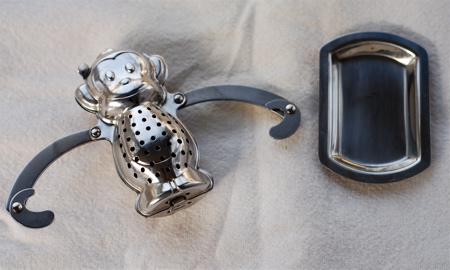 kikkerland monkey tea infuser