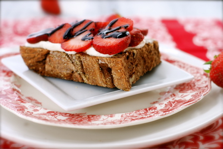 strawberries & cream tea sammys